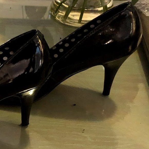 High Heels - Picture 4 of 9